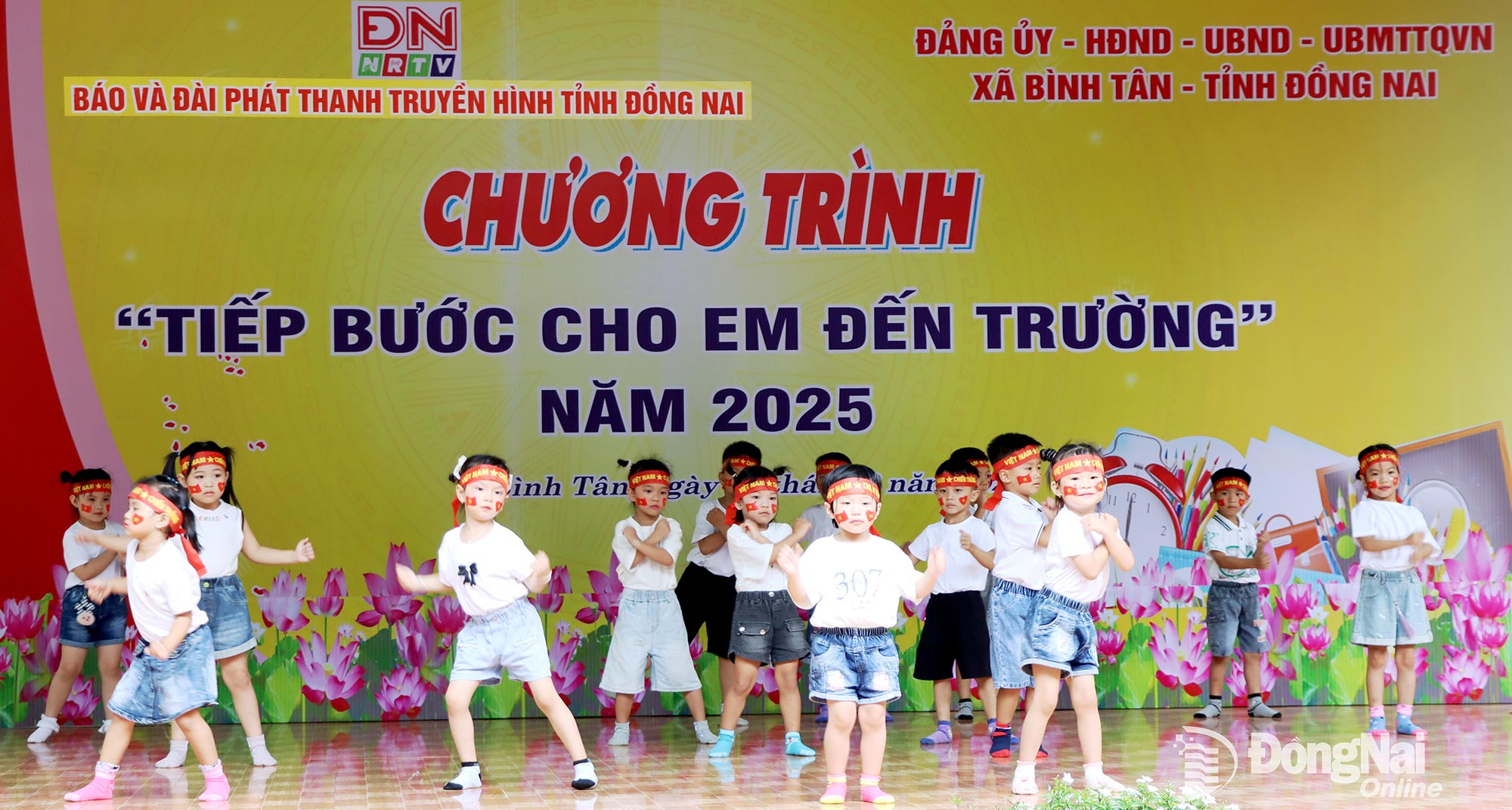 Một tiết mục văn nghệ tại chương trình. Ảnh: Thanh Mảng  