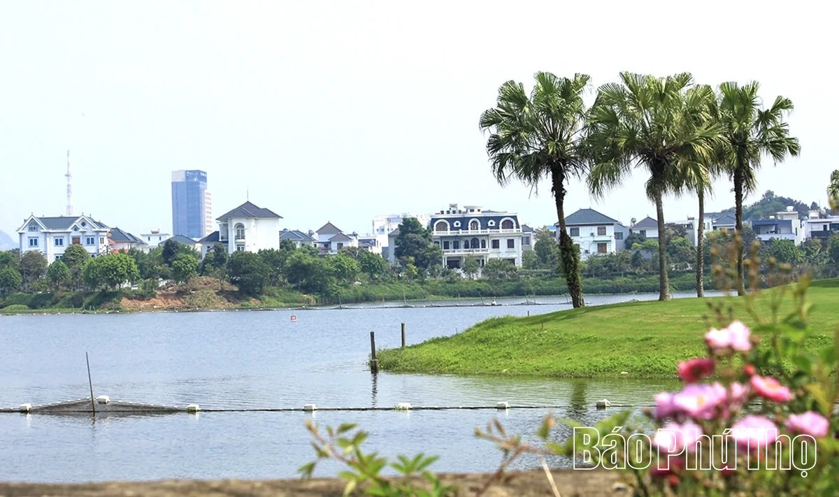 Trong xanh đầm Vạc