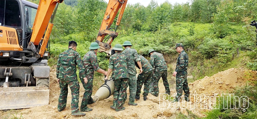 Hủy nổ quả bom phát hiện ở khu Hồng Hà 2, phường Thanh Miếu