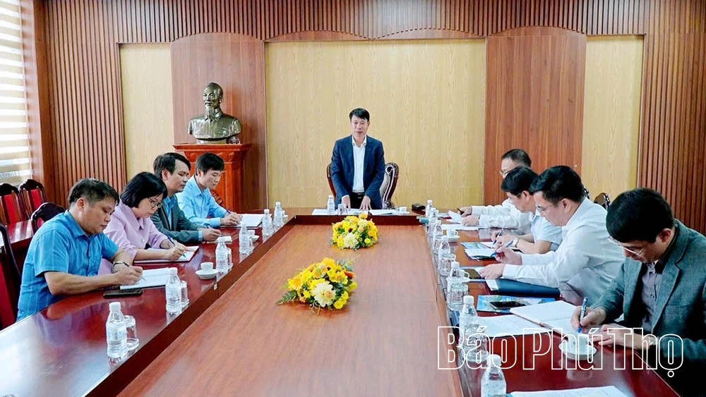 Phó Chủ tịch UBND tỉnh Nguyễn Khắc Hiếu thăm và làm việc tại một số trường học trên địa bàn tỉnh