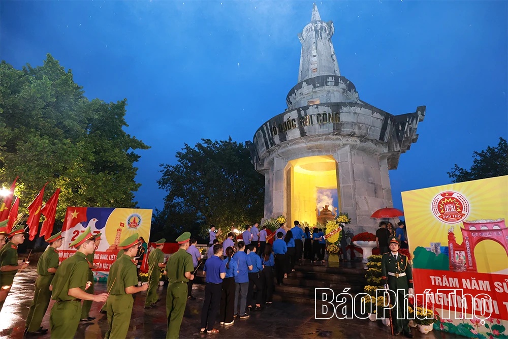Thắp nến tri ân các Anh hùng liệt sĩ