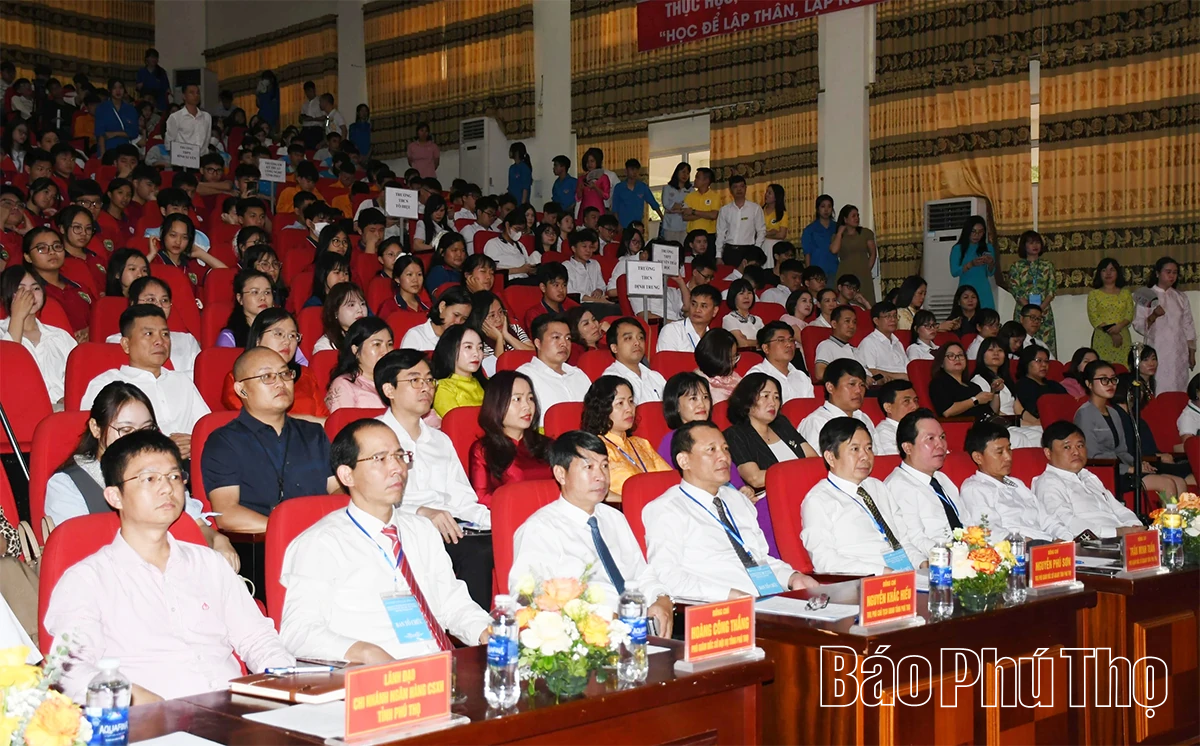 Tư vấn định hướng nghề nghiệp - tuyển sinh và kết nối cung - cầu lao động