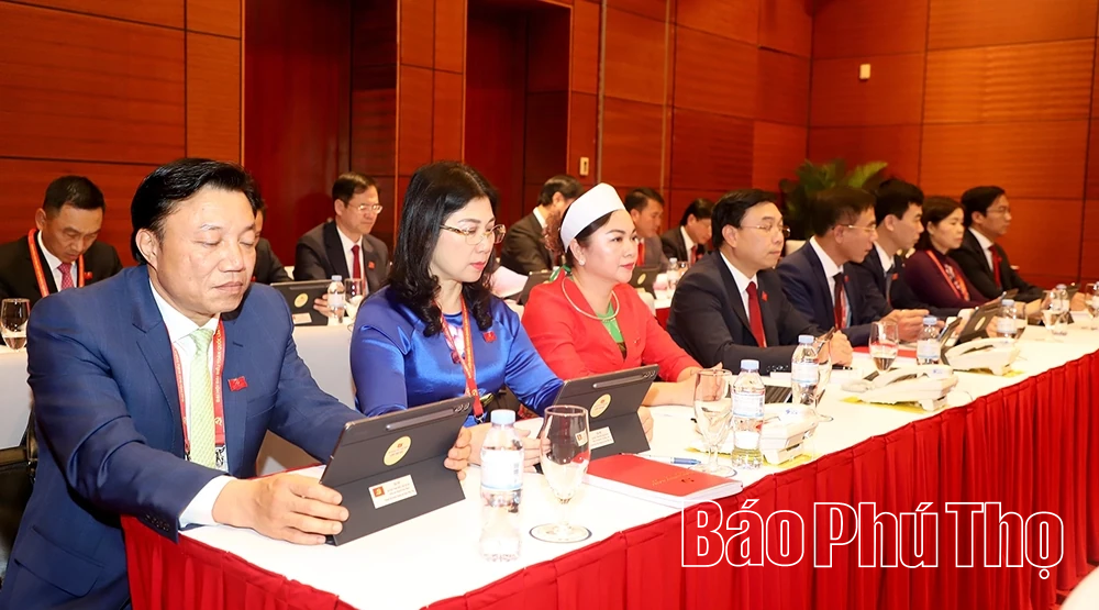 Đoàn đại biểu tỉnh Phú Thọ đóng góp nhiều ý kiến vào các dự thảo văn kiện trình Đại hội XIV của Đảng