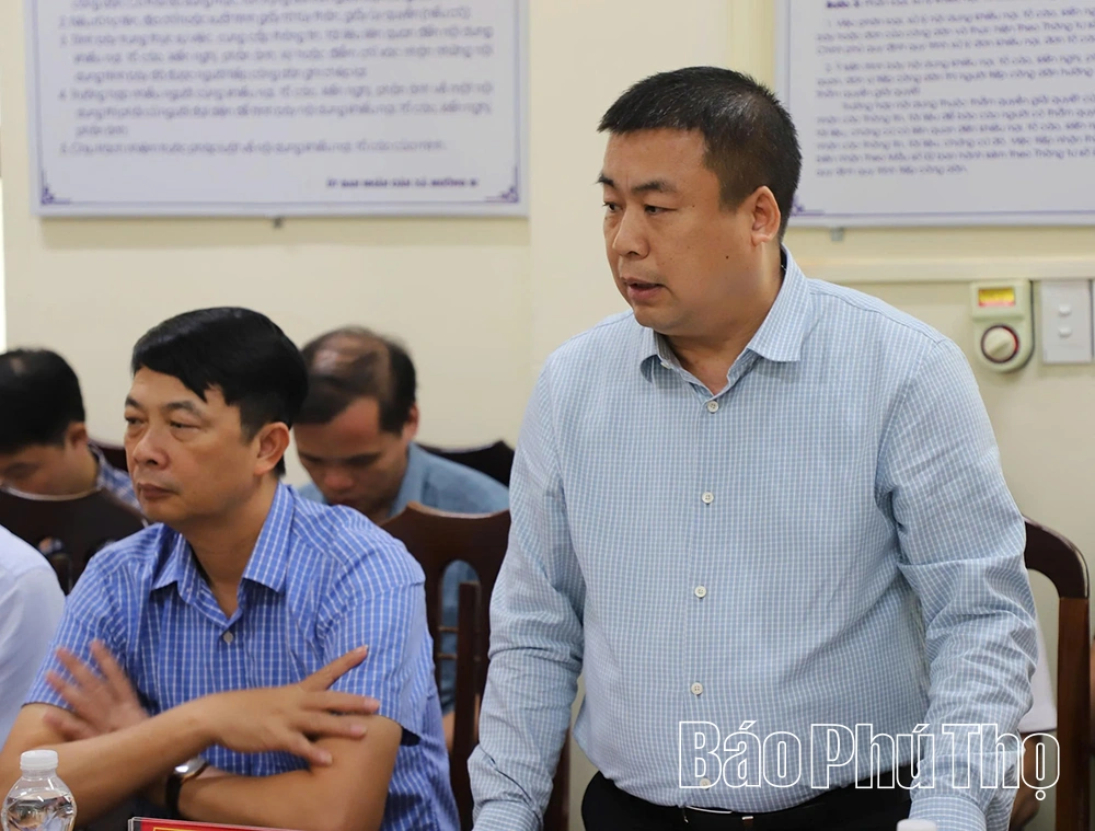 Phó Chủ tịch UBND tỉnh Đinh Công Sứ kiểm tra tiến độ các dự án vùng chuyển dân sông Đà