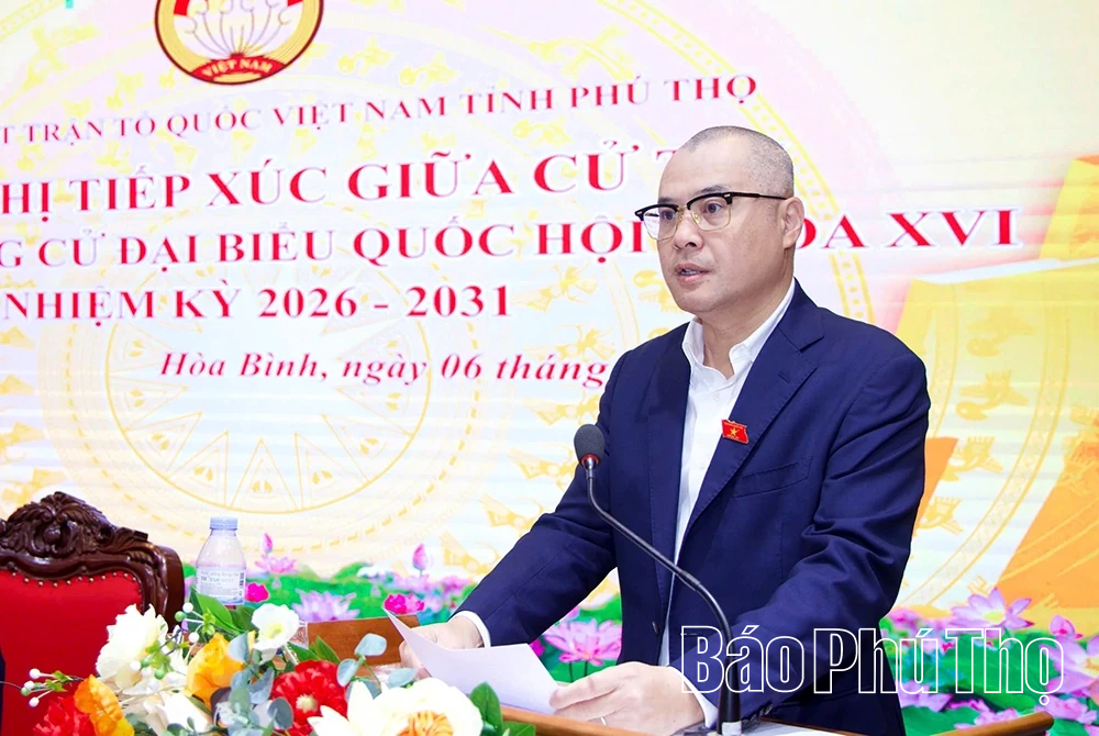 Chủ tịch Ủy ban Trung ương MTTQ Việt Nam Bùi Thị Minh Hoài tiếp xúc cử tri tại Đơn vị bầu cử số 5