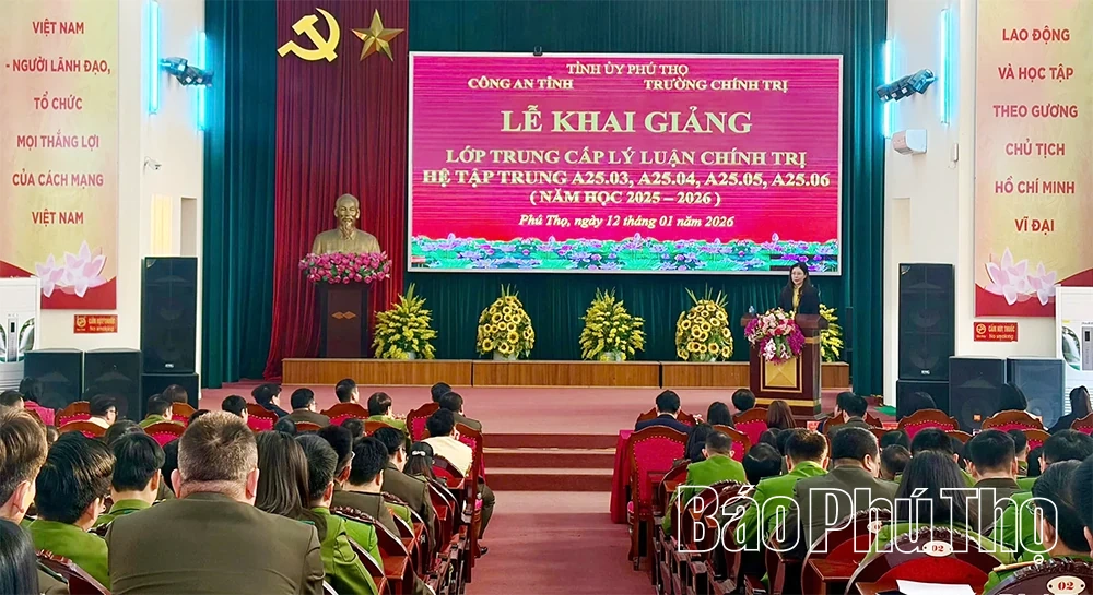 Khai giảng c&aacute;c lớp Trung cấp l&yacute; luận ch&iacute;nh trị hệ tập trung