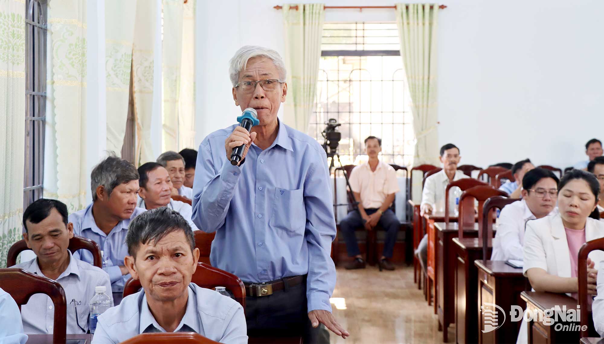 Cử tri xã Đa Kia nêu ý kiến tại buổi tiếp xúc. Ảnh: Thanh Mảng