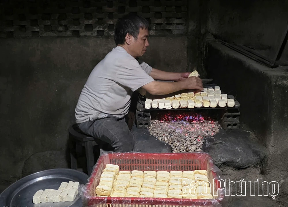 Đậu R&ugrave;a Tu&acirc;n Ch&iacute;nh: G&oacute;i trọn vị qu&ecirc; trong từng miếng nhỏ