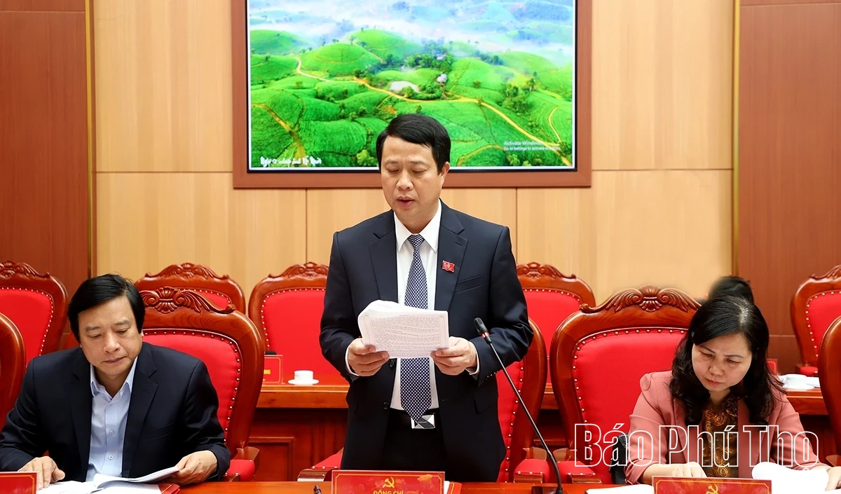 Trao Huy hiệu Đảng tặng Thiếu tướng Nguyễn Đ&igrave;nh Cương