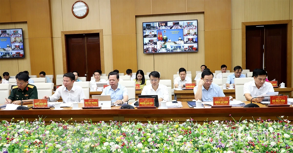 UBND tỉnh tổ chức phiên họp hành chính tháng 9