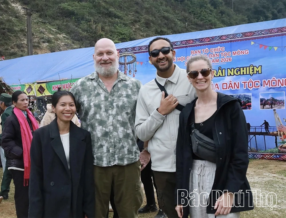 Khám phá lễ hội “Đi chơi núi”