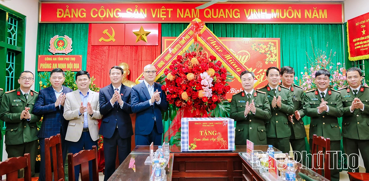 Bí thư Tỉnh ủy Phạm Đại Dương thăm, chúc Tết các phòng nghiệp vụ Công an tỉnh