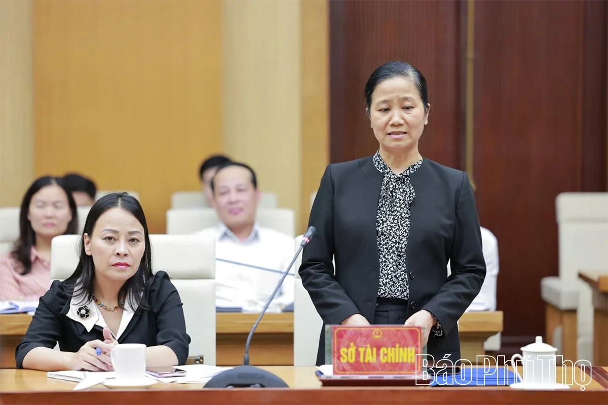 Chủ tịch UBND tỉnh Trần Duy Đông nghe báo cáo công tác tổ chức Giỗ Tổ Hùng Vương - Lễ hội Đền Hùng và Tuần Văn hóa - Du lịch Đất Tổ năm Bính Ngọ 2026