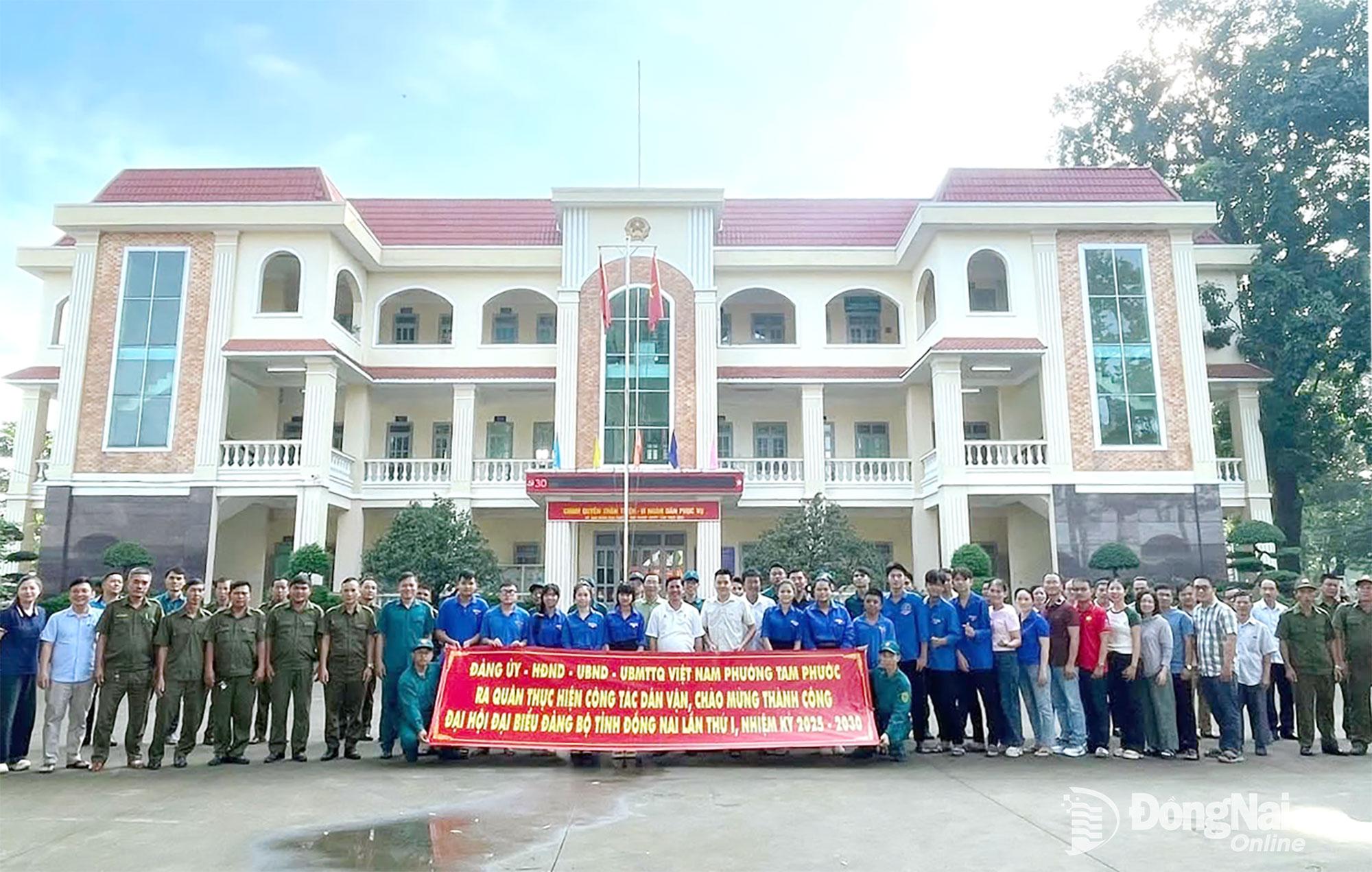 Đảng ủy - HĐND - UBND - Ủy ban MTTQ Việt Nam phường Tam Phước ra quân công tác dân vận chào mừng thành công Đại hội Đại biểu Đảng bộ tỉnh Đồng Nai lần thứ I. Ảnh: Phương Hằng