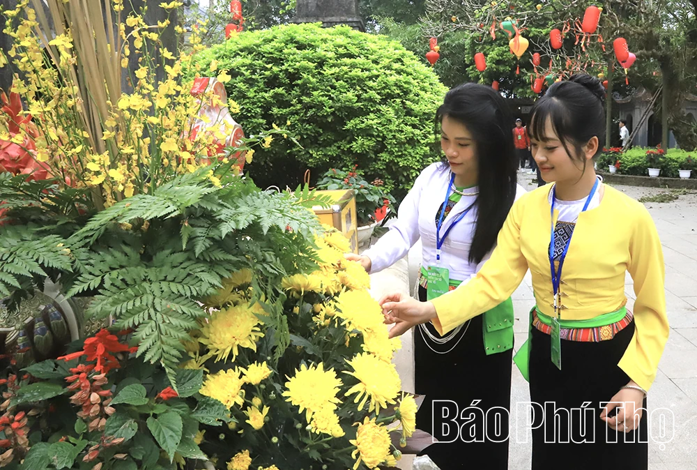 Người Mường hướng về Giỗ Tổ Hùng Vương