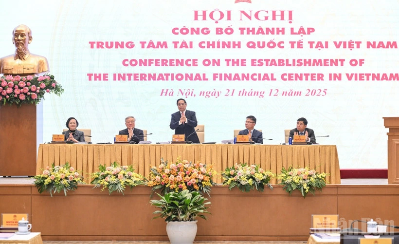 Thủ tướng Phạm Minh Ch&iacute;nh chủ tr&igrave; Hội nghị c&ocirc;ng bố th&agrave;nh lập Trung t&acirc;m t&agrave;i ch&iacute;nh quốc tế tại Việt Nam. (Ảnh: Trần Hải)  