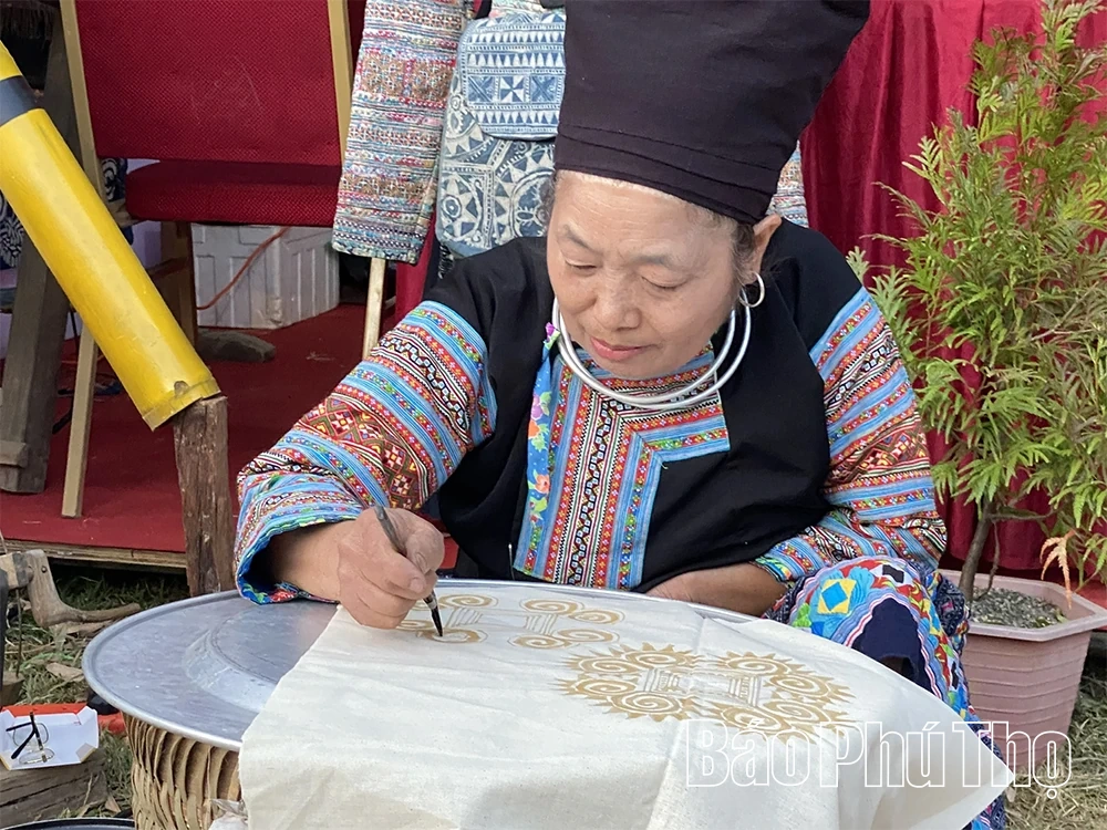 Khám phá lễ hội “Đi chơi núi”