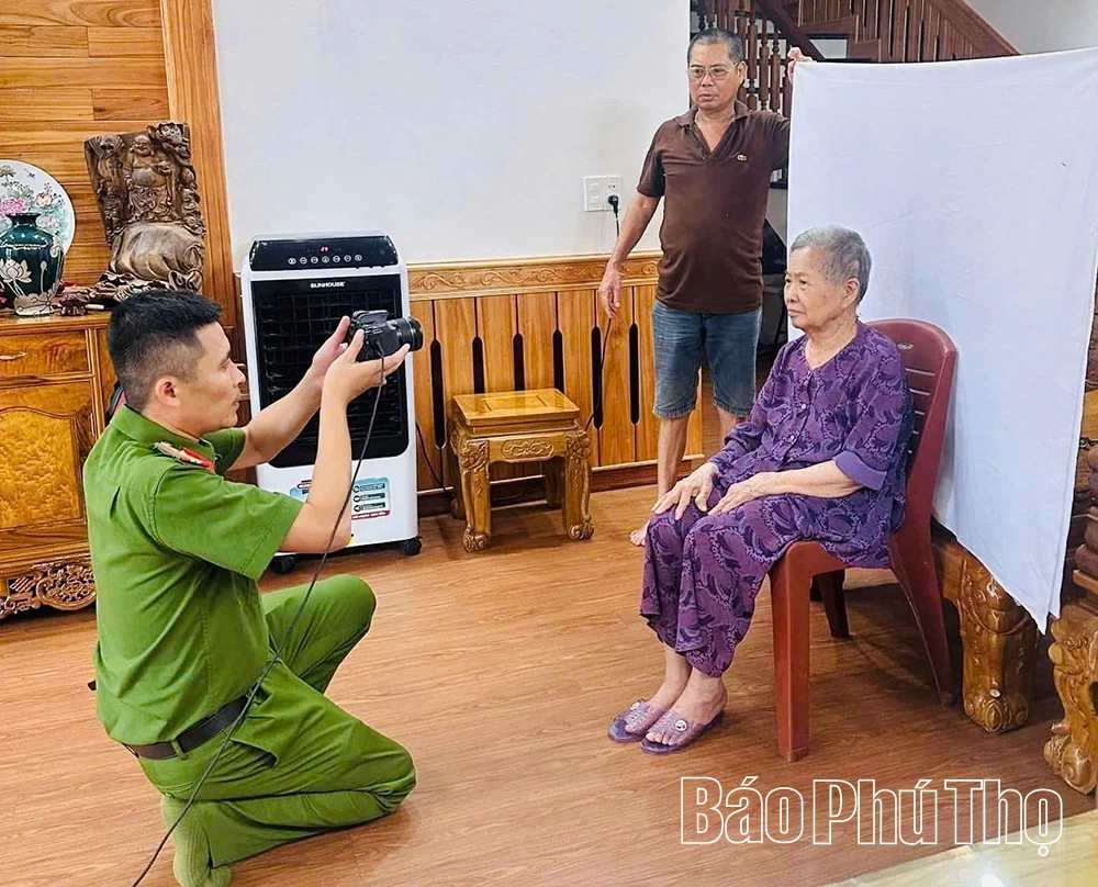 Công  an Lạc Sơn học và làm theo Bác