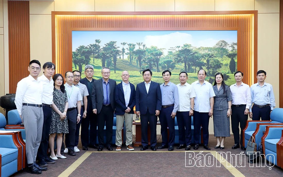 Chủ tịch UBND tỉnh Trần Duy Đông tiếp và làm việc với Văn phòng Điều hành Compal Toàn cầu