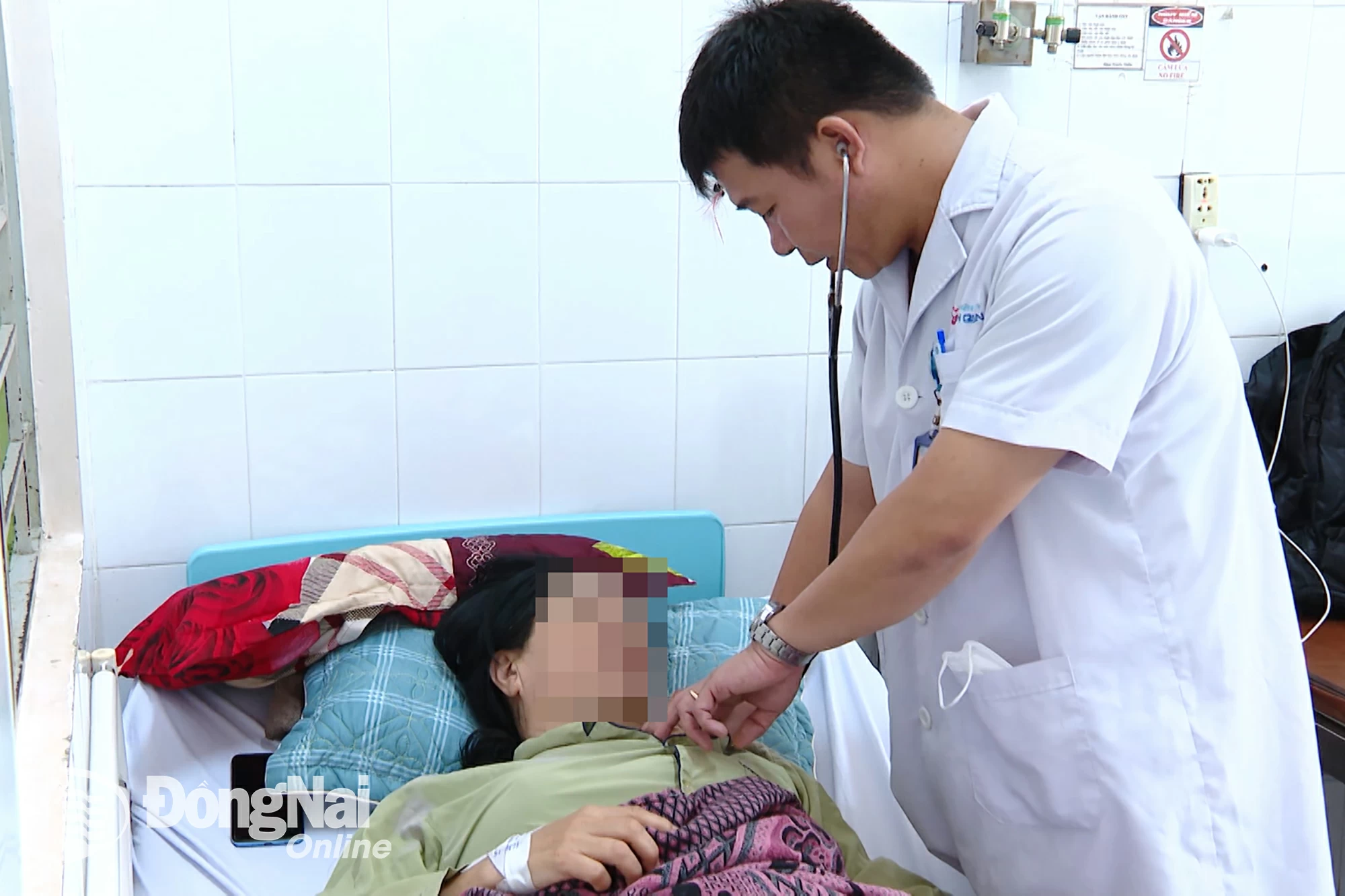 Điều trị SXH tại Bệnh viện Đa khoa khu vực Định Quán. Ảnh: Mỹ Linh