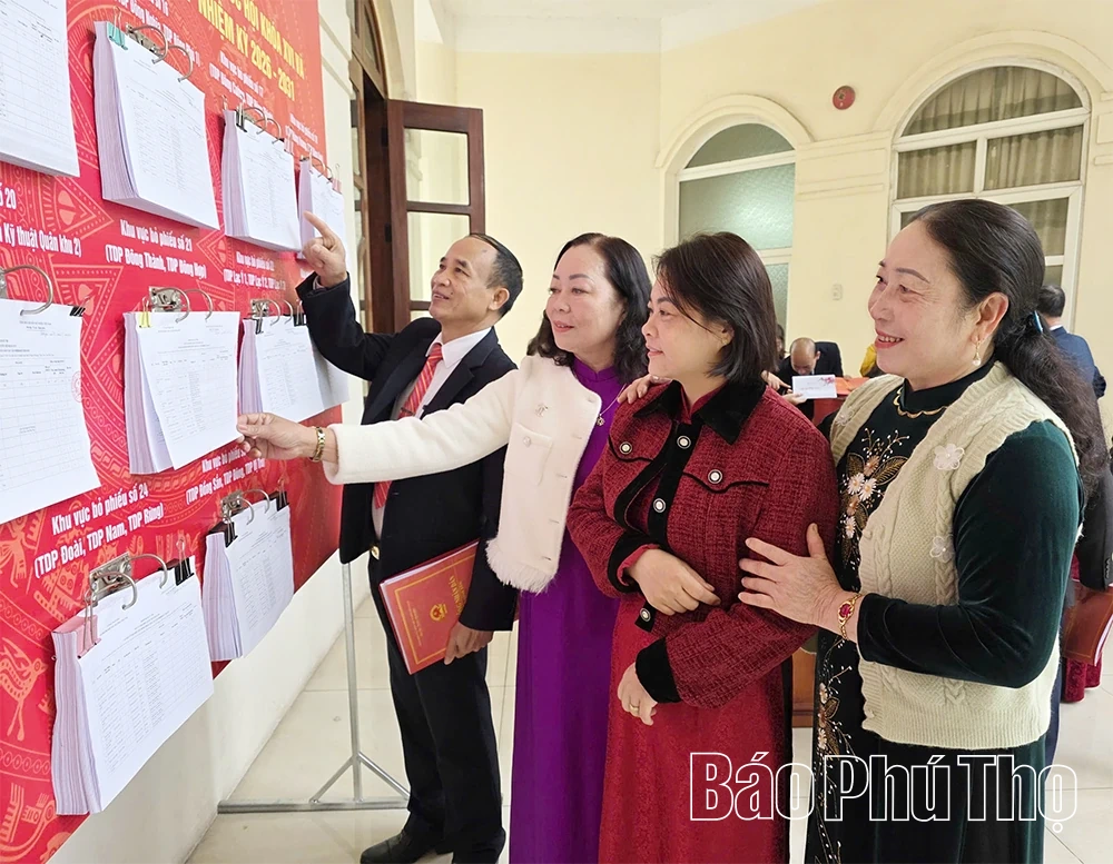 Điểm tựa của lòng dân