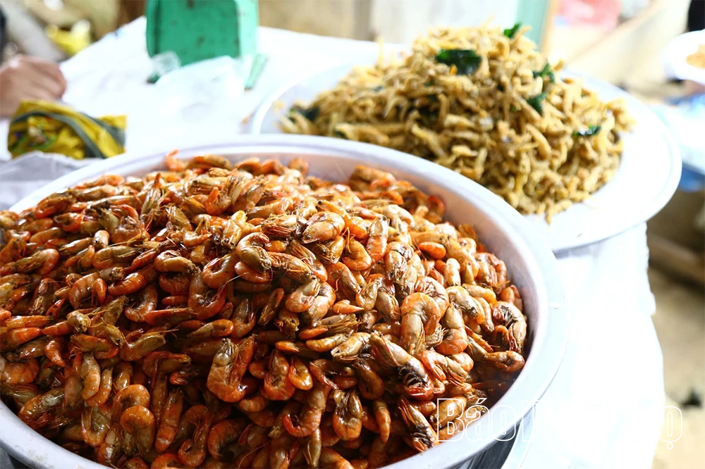 Cá nướng sông Đà - dư vị níu chân du khách trong hành trình du xuân đền Chúa Thác Bờ