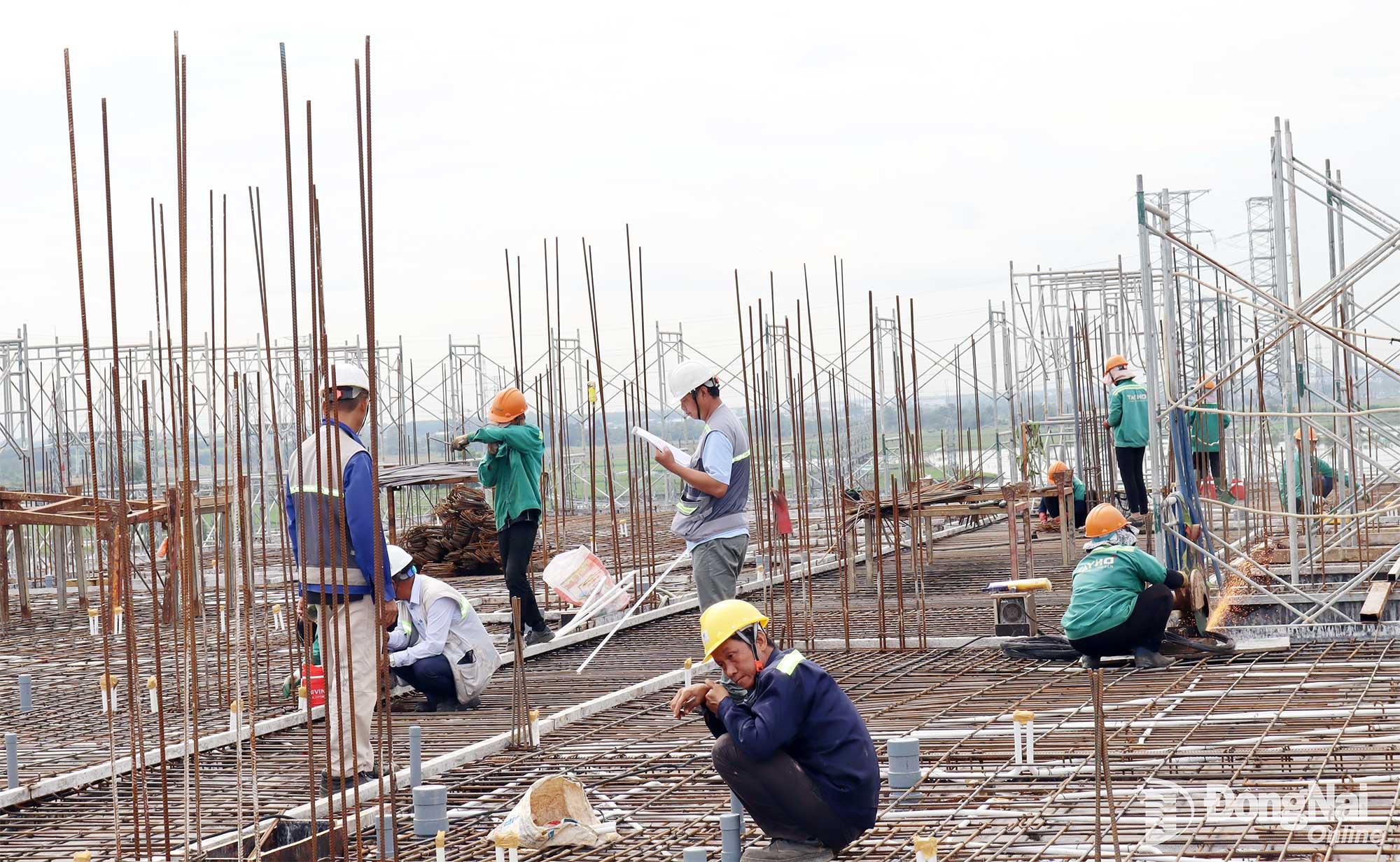 Dự án khu nhà ở xã hội tại xã Long Thành, tỉnh Đồng Nai đang trong quá trình thi công. Ảnh: Hoàng Lộc