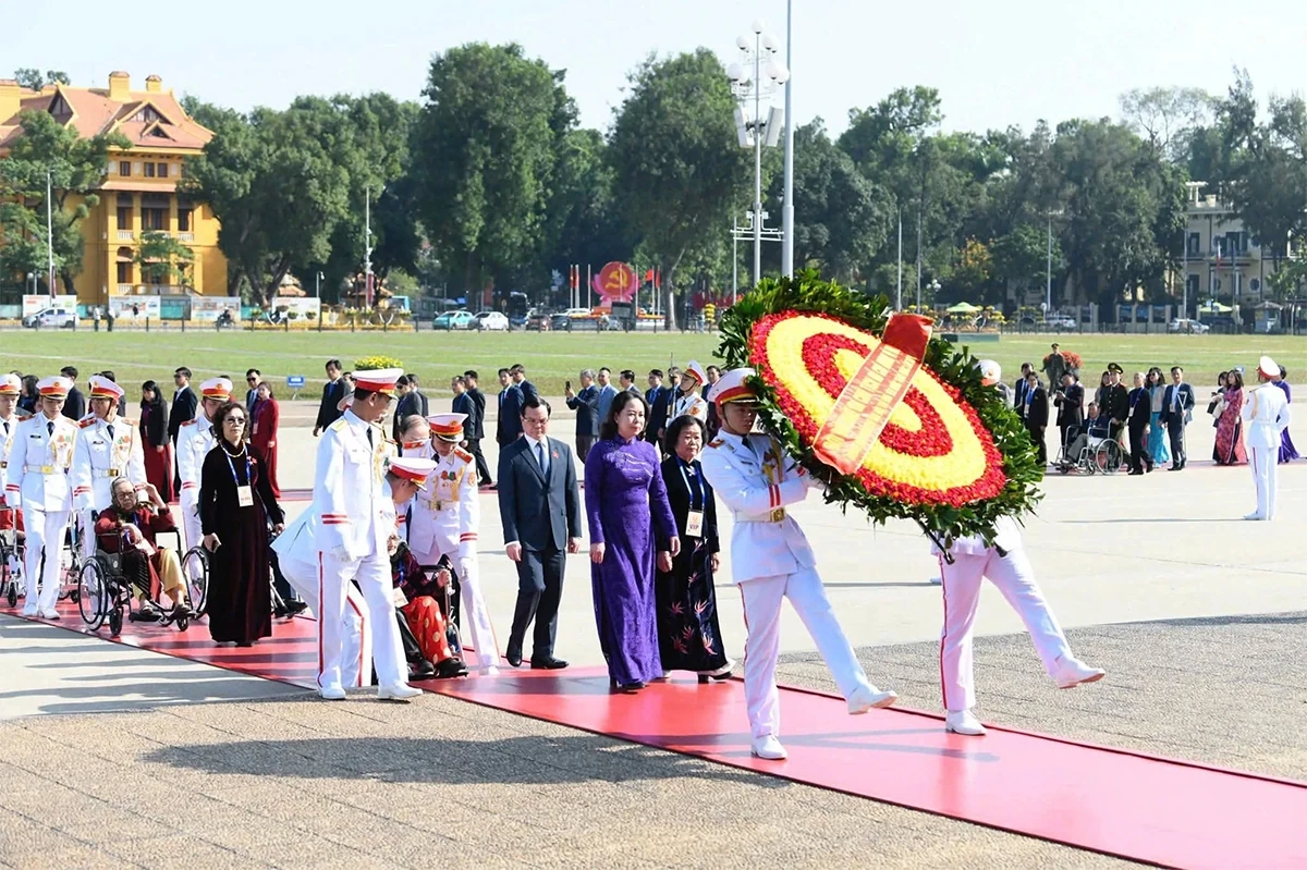 Rộn r&atilde; &ldquo;bản h&ograve;a ca&rdquo; thi đua y&ecirc;u nước