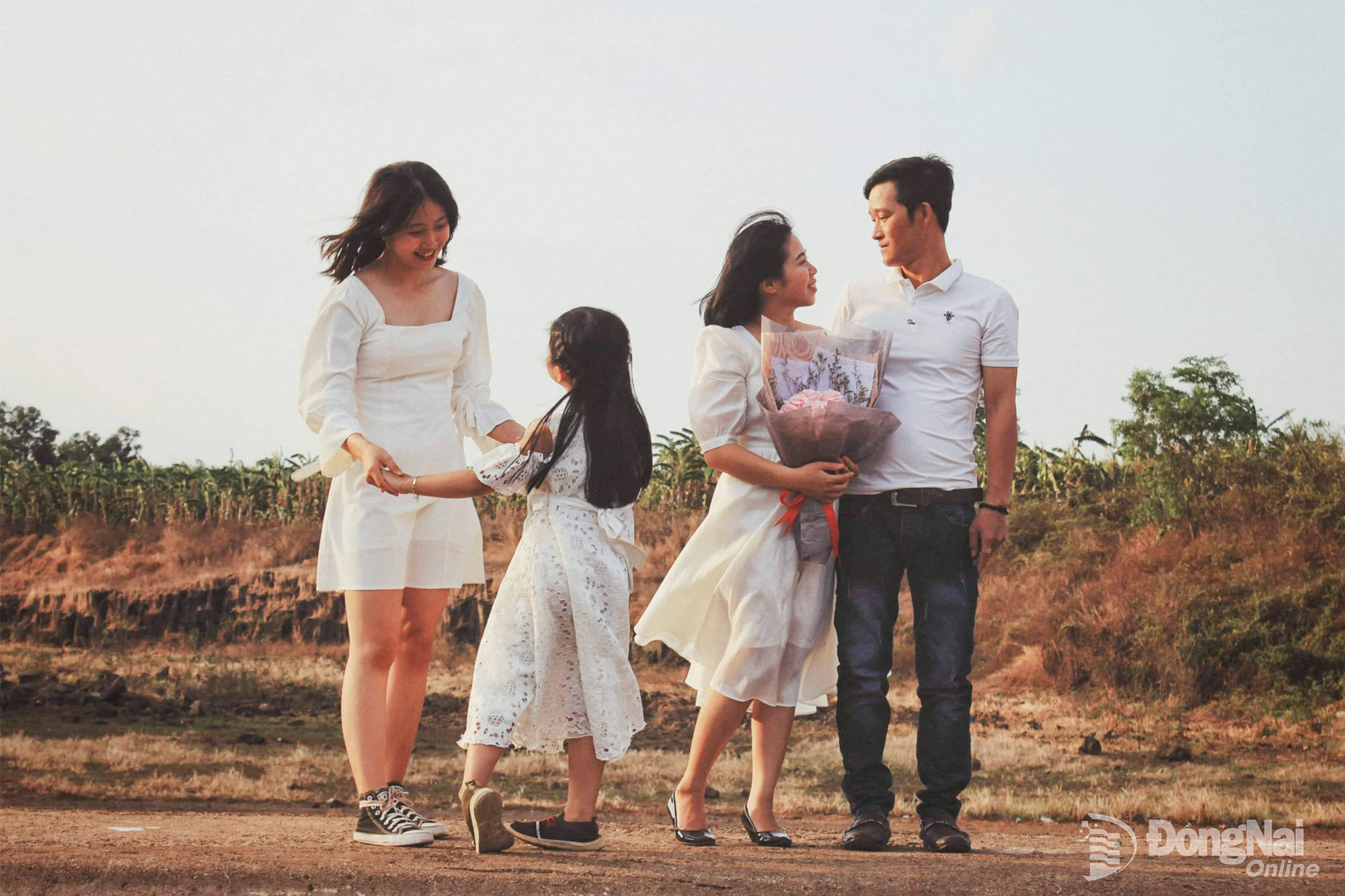 Gia đình chị Nguyễn Thị Thùy Dương, phường Long Khánh nhiều năm liền giữ vững danh hiệu gia đình văn hóa tiêu biểu. Ảnh: NVCC