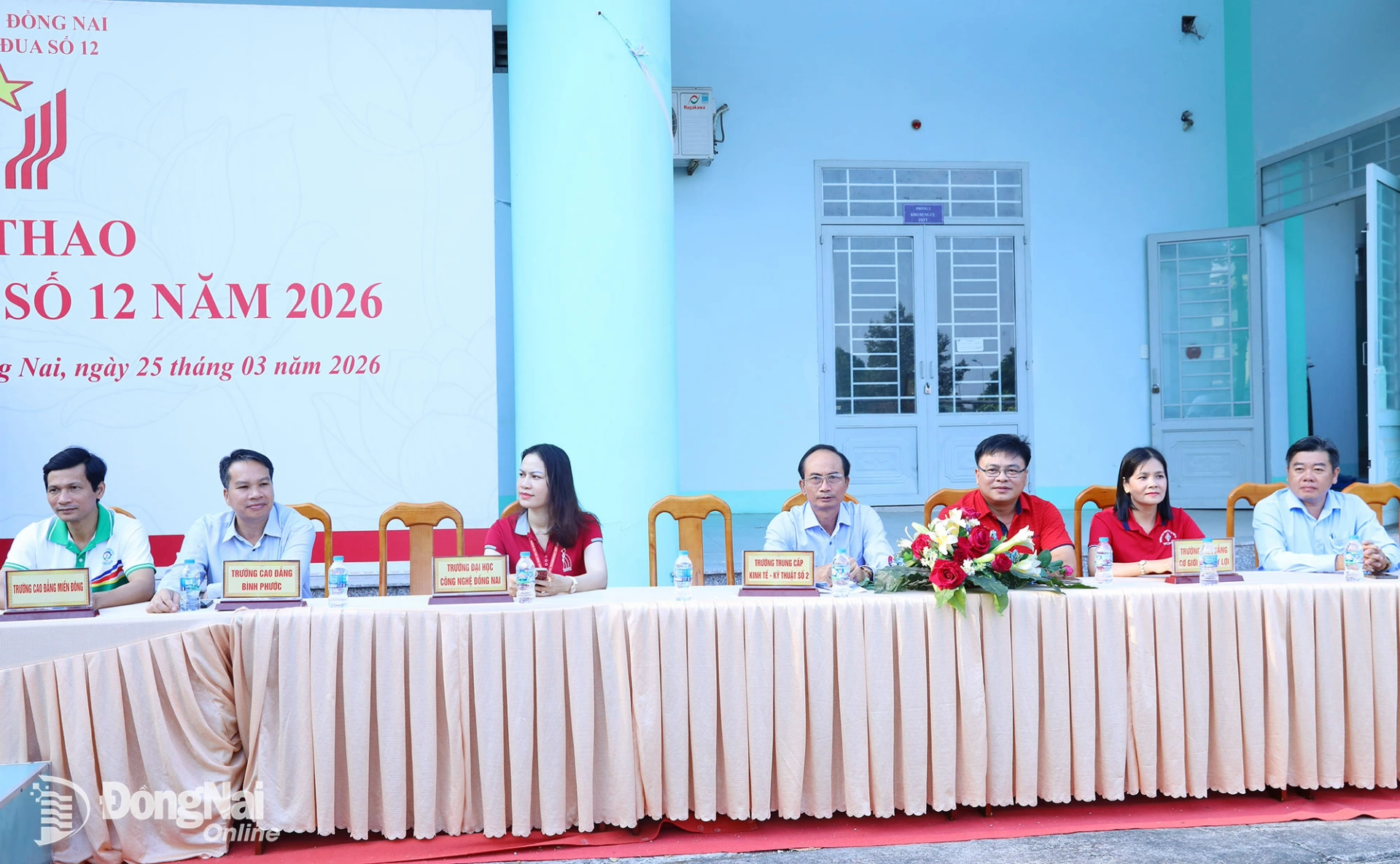 Các đại biểu tham dự lễ khai mạc hội thao. Ảnh: Huy Anh