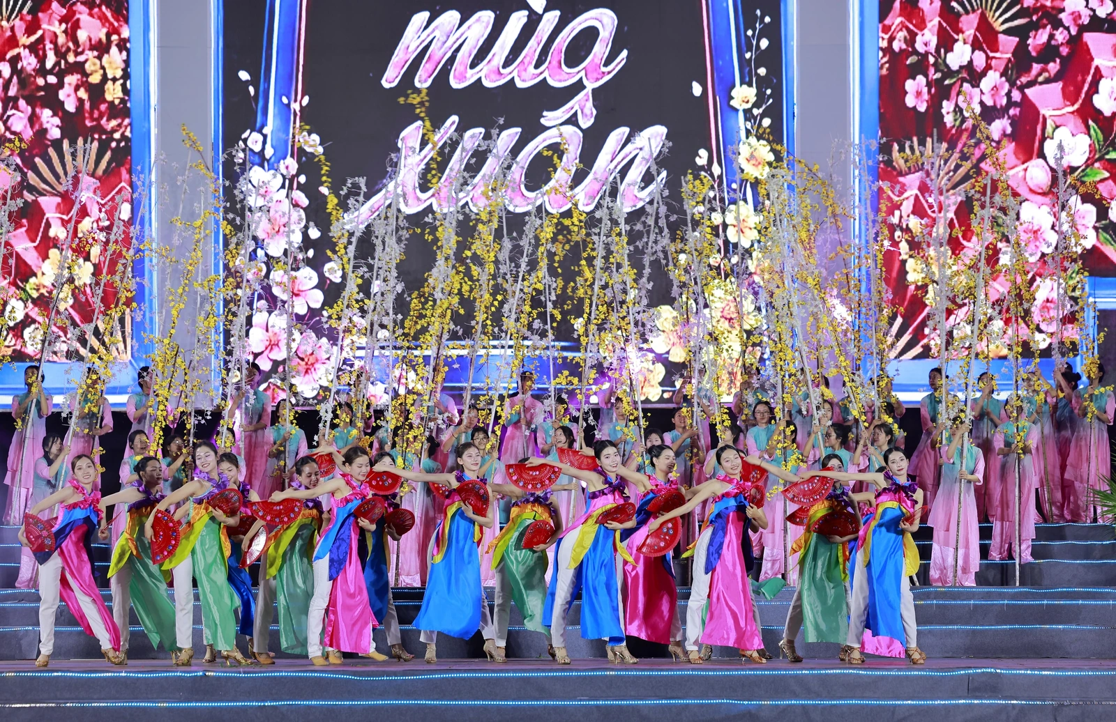 Chương tr&igrave;nh nghệ thuật Đất Tổ linh thi&ecirc;ng - Kh&aacute;t vọng h&ugrave;ng cường&rdquo;