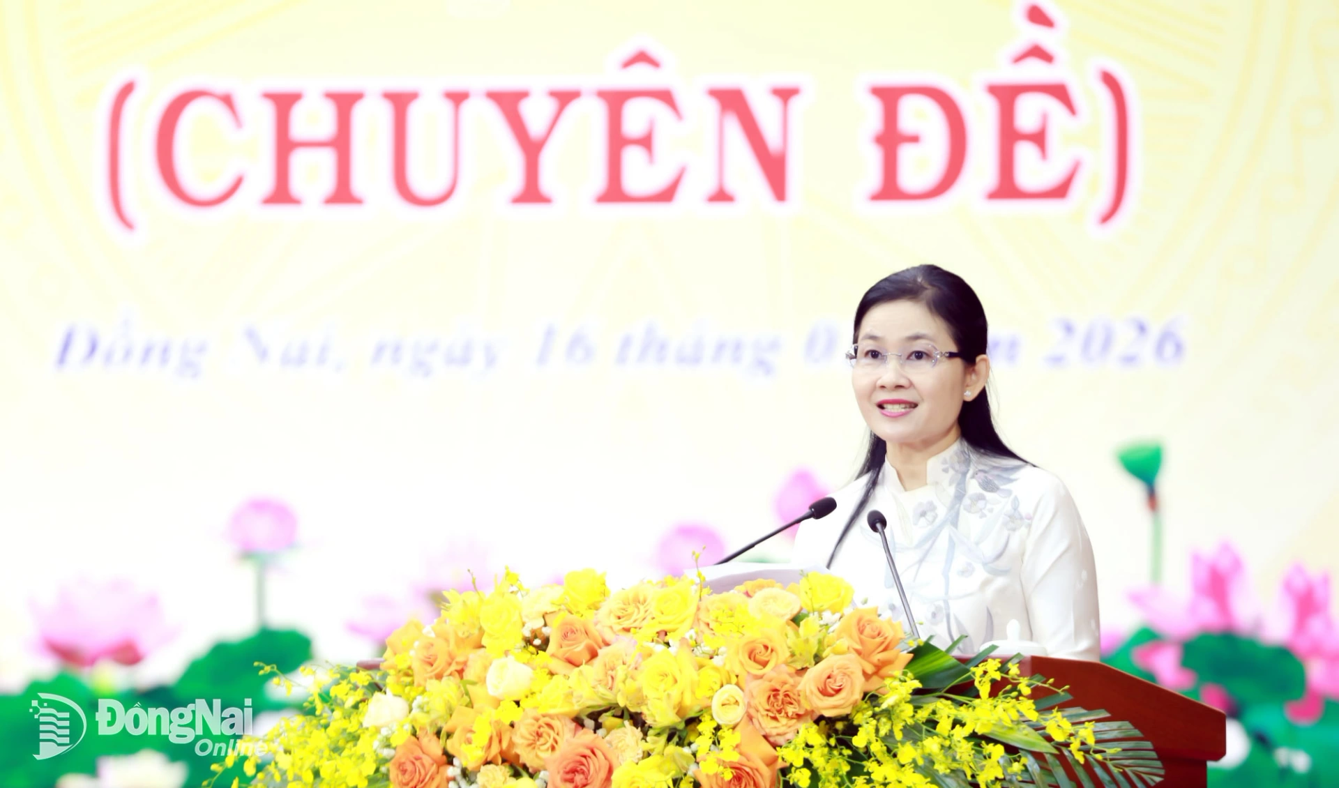 Ủy vi&ecirc;n dự khuyết Trung ương Đảng, Ph&oacute; B&iacute; thư Thường trực Tỉnh ủy, Chủ tịch HĐND tỉnh Đồng Nai T&ocirc;n Ngọc Hạnh ph&aacute;t biểu khai mạc kỳ họp. Ảnh: Huy Anh