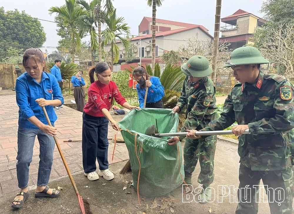 S&aacute;ng ngời t&igrave;nh qu&acirc;n d&acirc;n tr&ecirc;n qu&ecirc; hương Ch&iacute; Đ&aacute;m