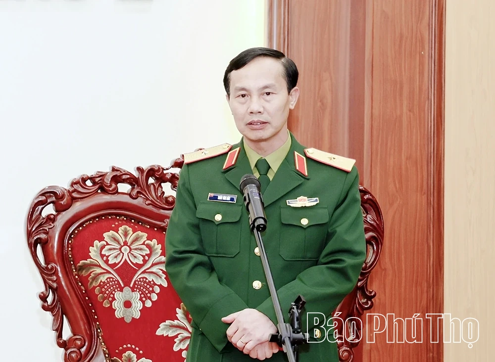 Trưởng Ban Tuyên giáo và Dân vận Trung ương Trịnh Văn Quyết và lãnh đạo tỉnh thăm, chúc Tết Bộ Tư lệnh Quân khu 2