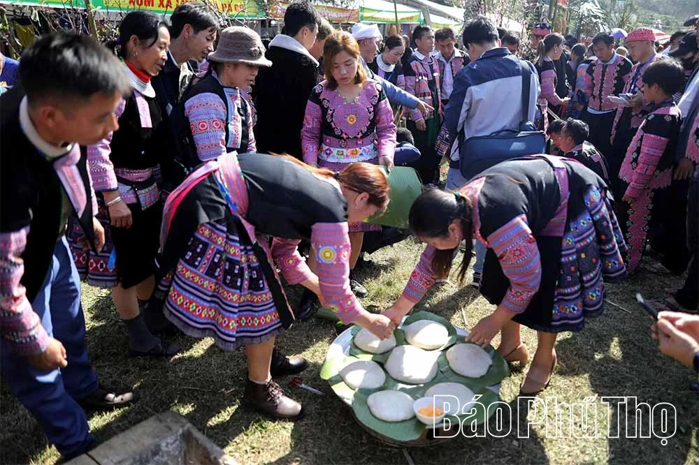 Ấn tượng b&aacute;nh giầy Tết M&ocirc;ng