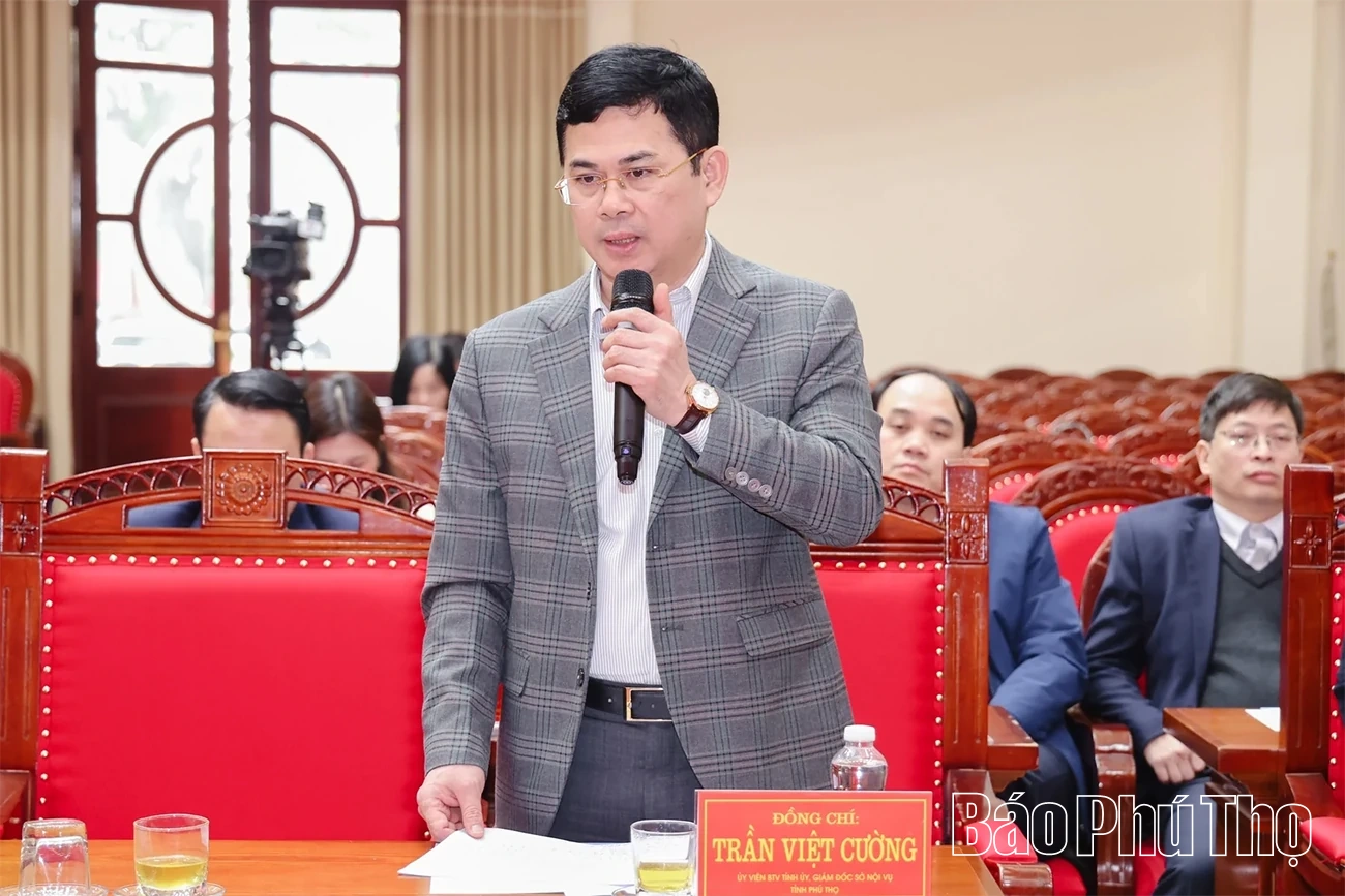 Chủ tịch UBND tỉnh Trần Duy Đông kiểm tra công tác chuẩn bị bầu cử tại phường Vĩnh Phúc và Vĩnh Yên