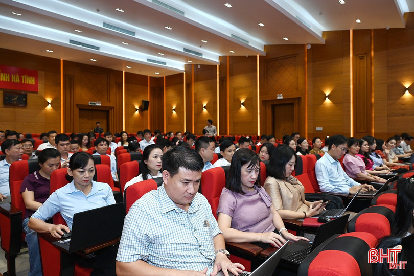 Đội ngũ cán bộ văn phòng không ngừng trưởng thành, được quan tâm bồi dưỡng về kỹ năng mới trong thời kỳ chuyển đổi số.