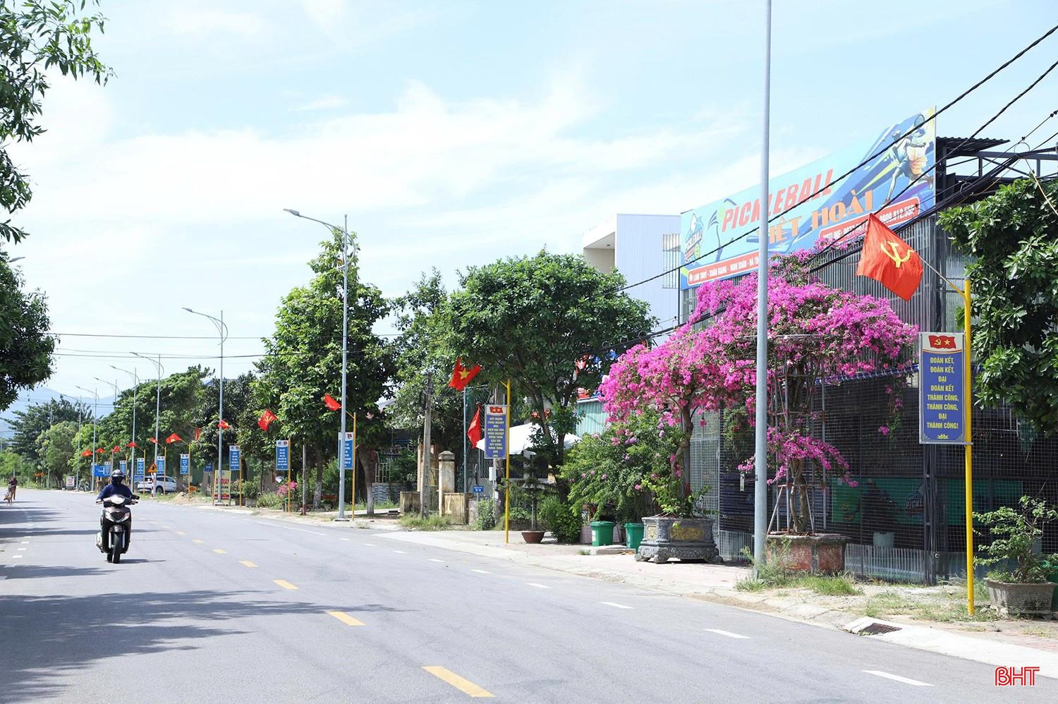 Không khí chào mừng Đại hội Đảng bộ tỉnh Hà Tĩnh tại xã Tiên Điền.