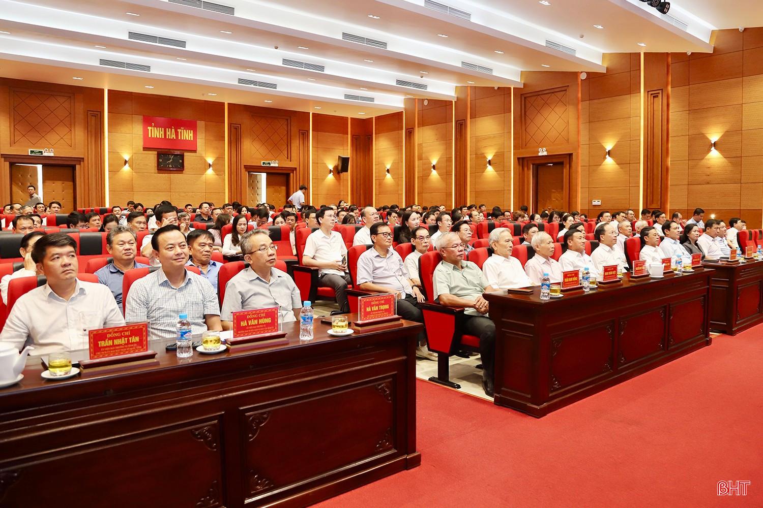 Các đồng chí lãnh đạo tỉnh, nguyên lãnh đạo tỉnh tham dự hội nghị trực tuyến toàn quốc quán triệt, triển khai thực hiện các nghị quyết của Bộ Chính trị, ngày 16/9. Các đồng chí lãnh đạo tỉnh, nguyên lãnh đạo tỉnh tham dự hội nghị trực tuyến toàn quốc quán triệt, triển khai thực hiện các nghị quyết của Bộ Chính trị, ngày 16/9.