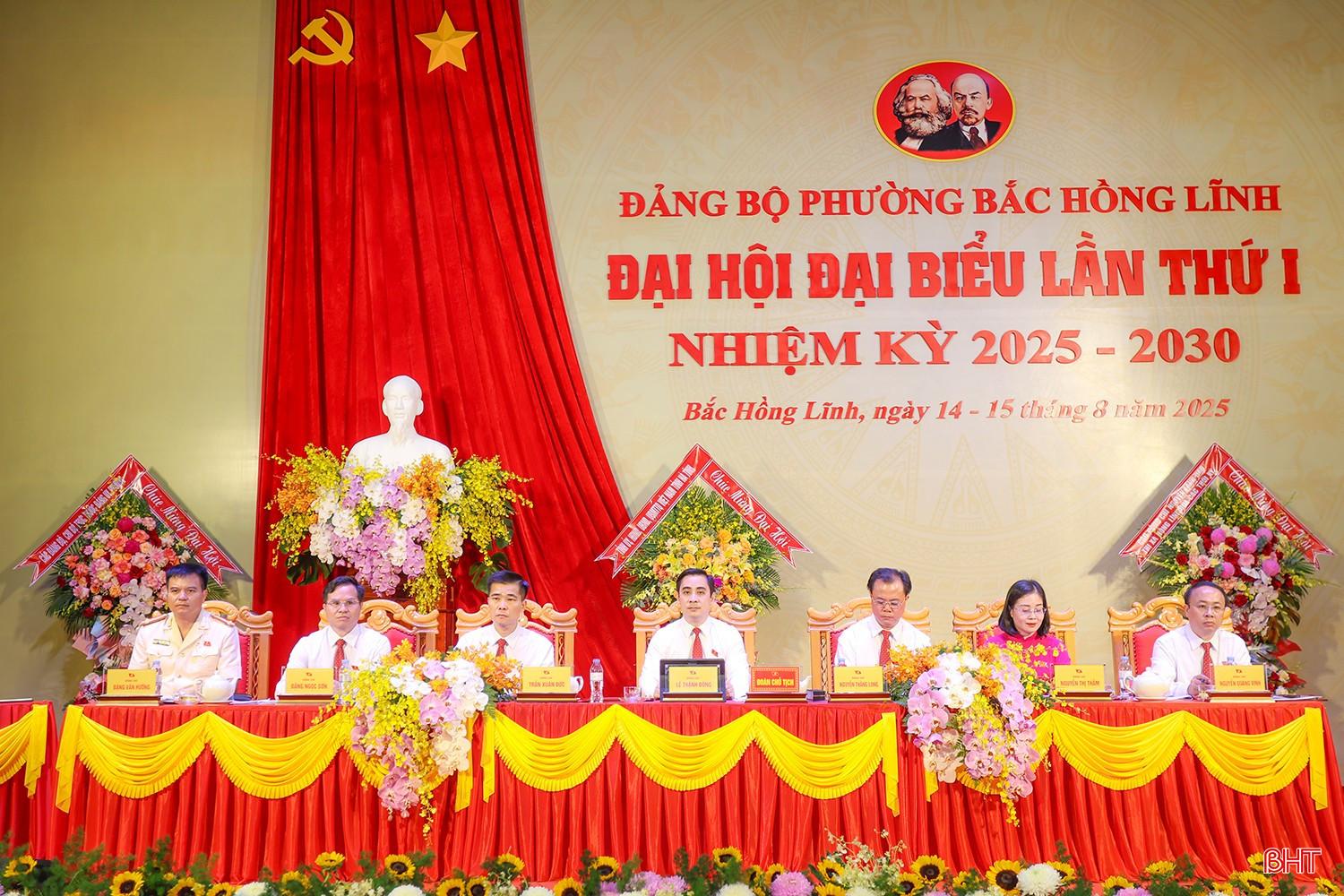 Đoàn chủ tịch điều hành đại hội. bqbht_br_aimg-8950.jpg