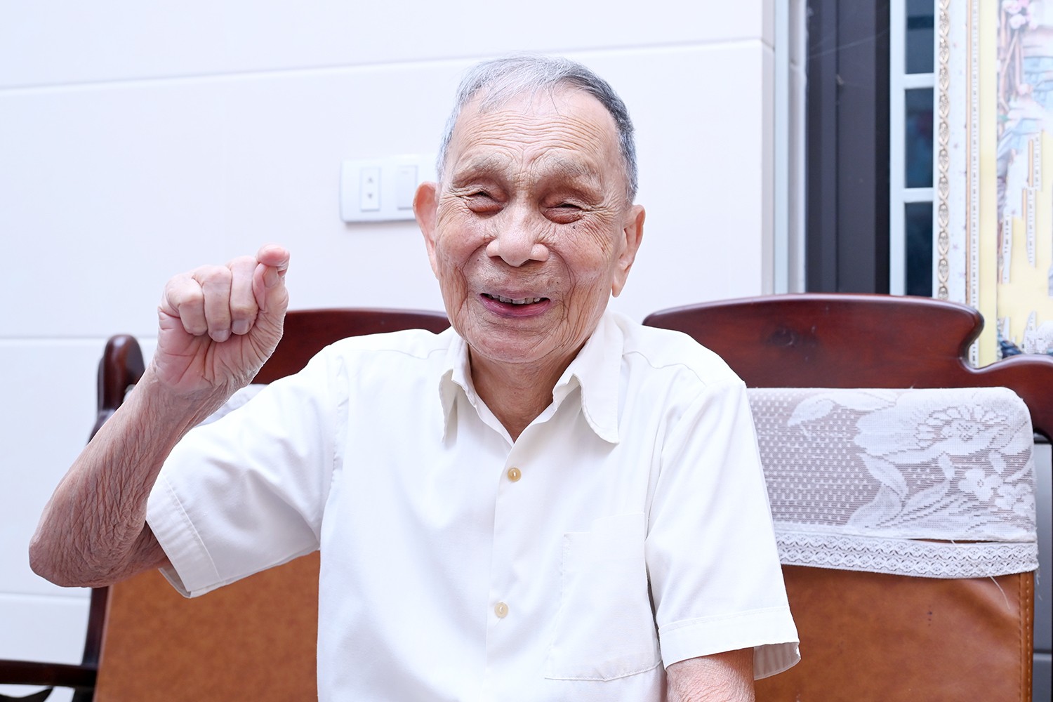 Cụ Minh hào hứng kể lại ký ức những lần gặp Bác Hồ.