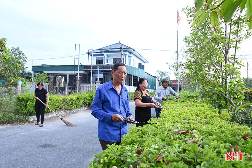 Người dân các địa phương sôi nổi chỉnh trang môi trường, tạo cảnh quan sạch đẹp hướng tới chào mừng đại hội. bqbht_br_dsc-5d695.jpg