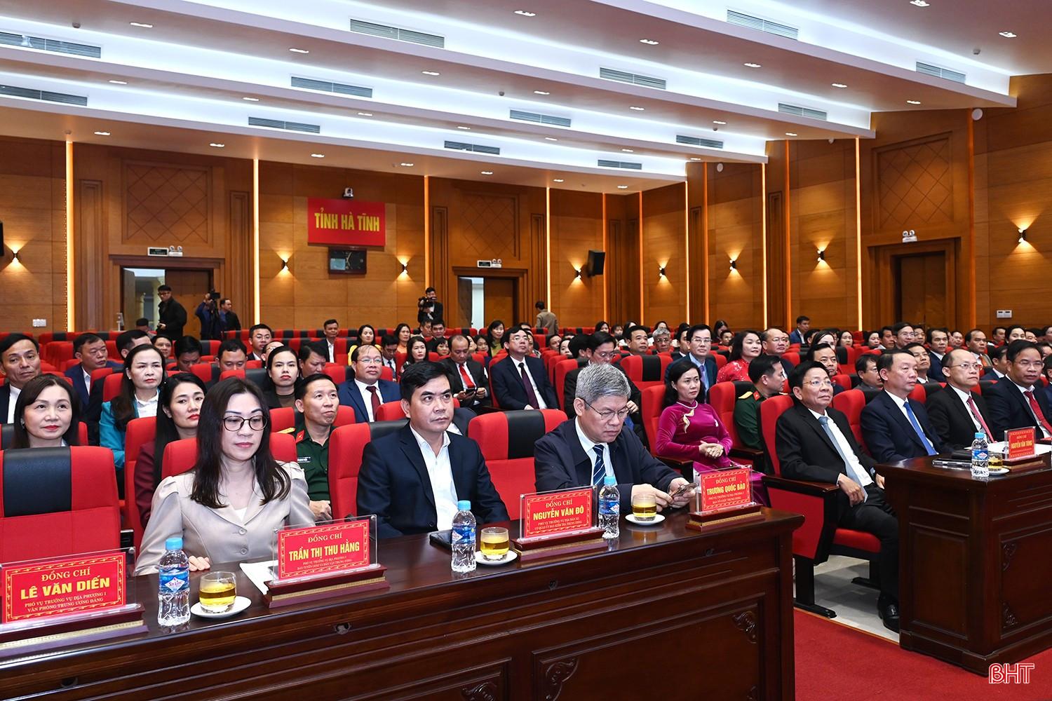 Đại biểu dự hội nghị.