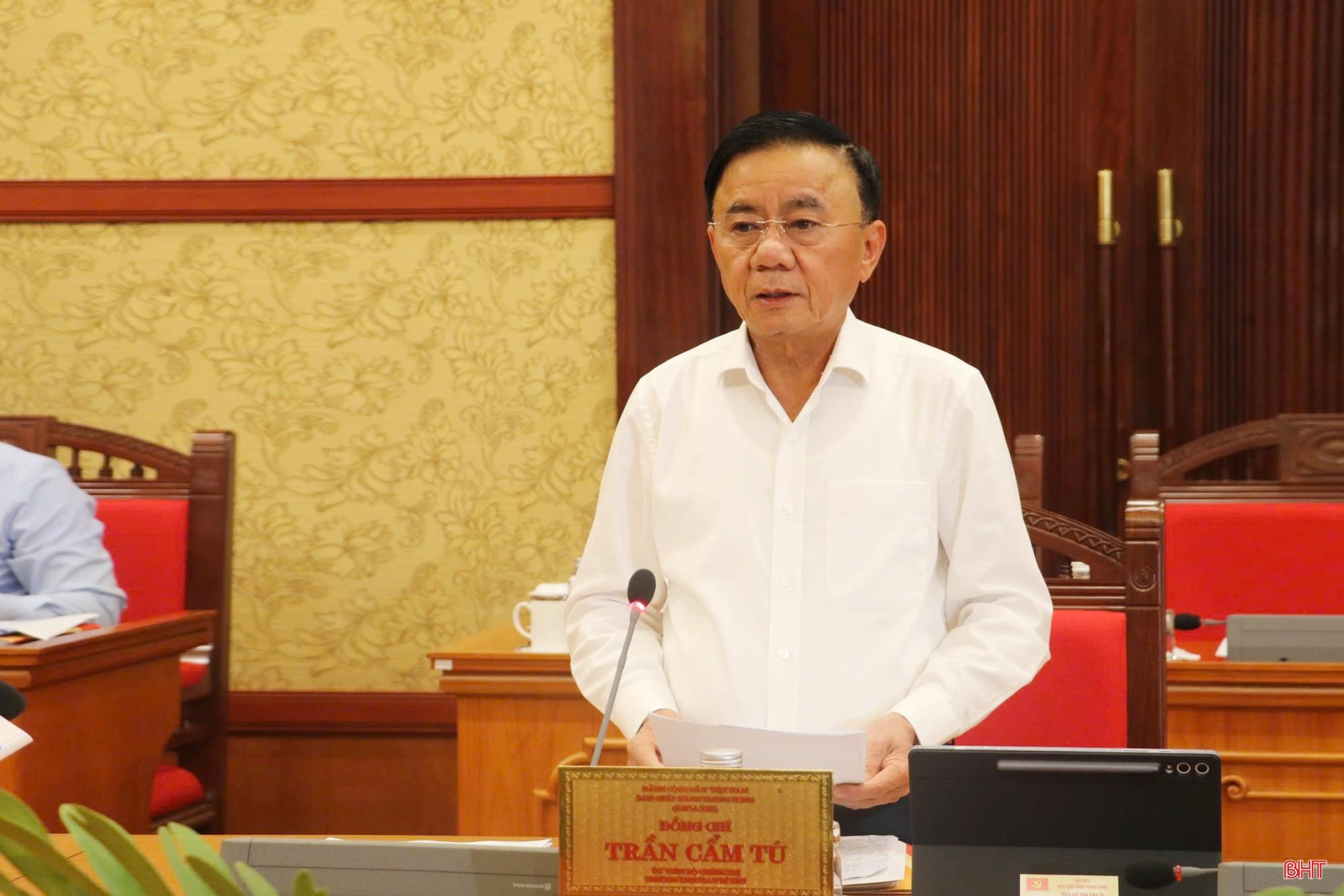 Đồng chí Trần Cẩm Tú - Ủy viên Bộ Chính trị, Thường trực Ban Bí thư phát biểu chỉ đạo. bqbht_br_1.jpg