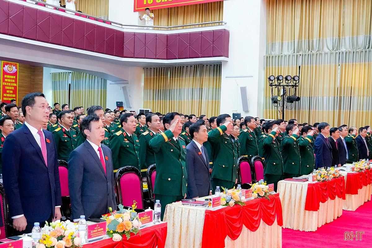 Các đồng chí lãnh đạo Bộ Quốc phòng, các ban, bộ, ngành Trung ương, các tỉnh, thành trên địa bàn Quân khu 4 dự Đại hội. Ảnh: Phạm Bằng. bqbht_br_bna-dsc7919-108.jpg