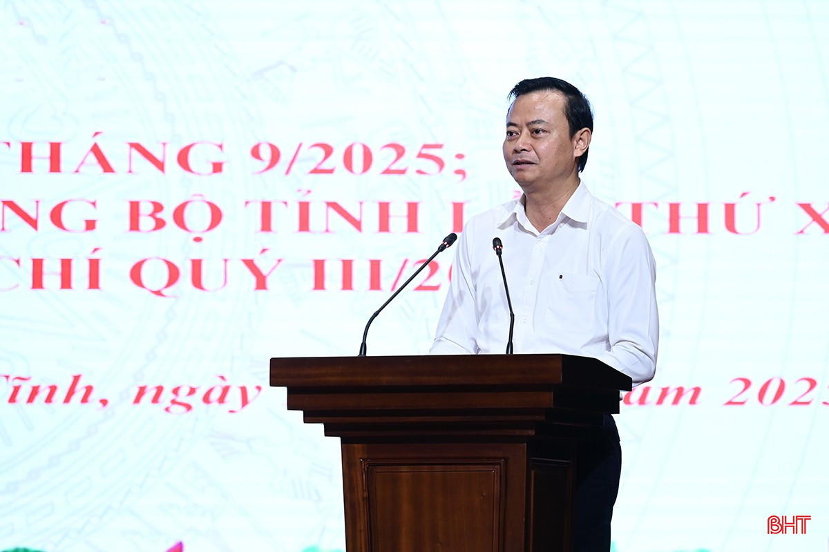 Trưởng ban Tuyên giáo và Dân vận Tỉnh ủy Hà Văn Hùng phát biểu kết luận. bqbht_br_dsc-6d018.jpg