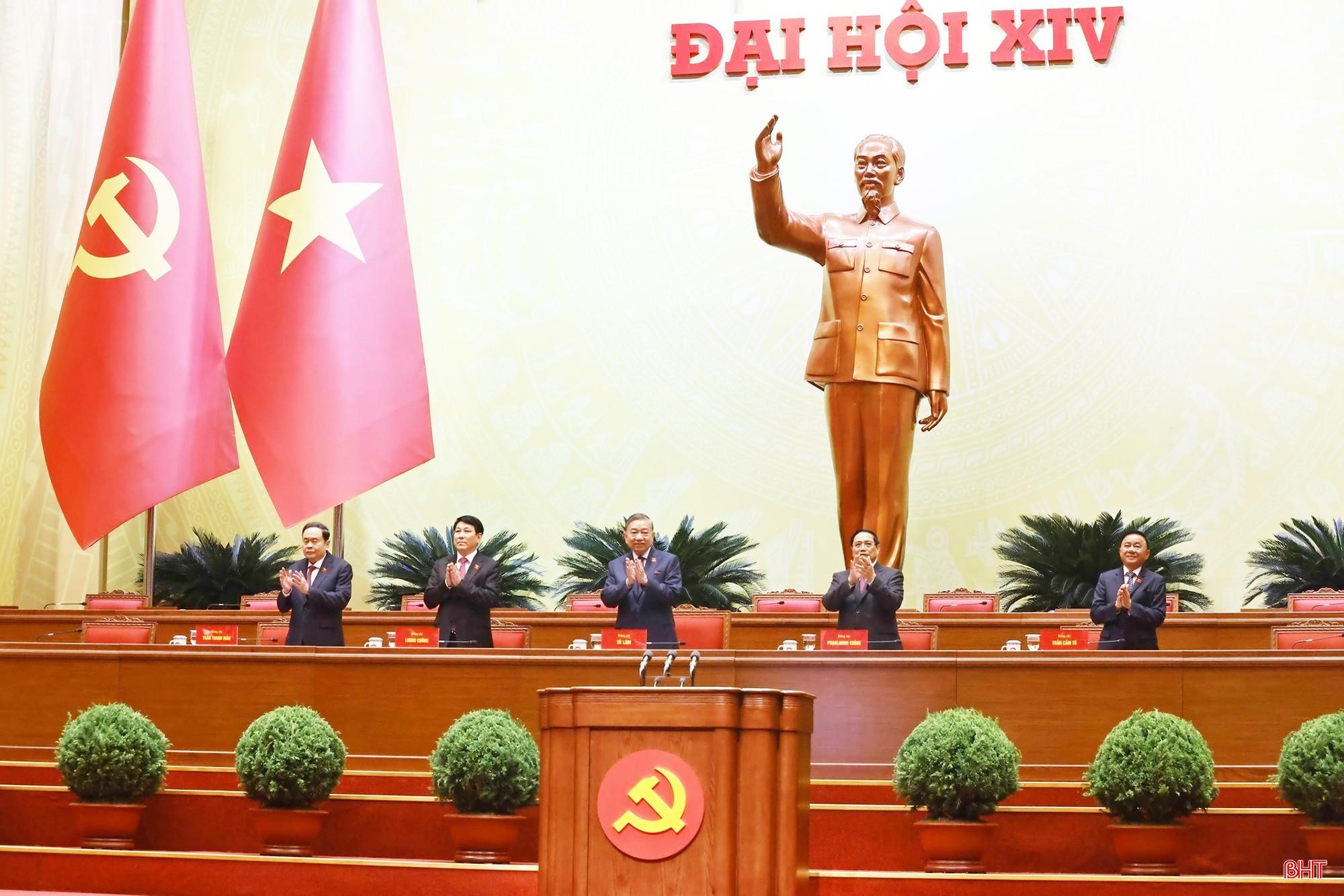 Sau khi viếng lăng B&aacute;c v&agrave; c&aacute;c liệt sỹ, Đại hội tiến h&agrave;nh họp phi&ecirc;n tr&ugrave; bị. Đại hội đ&atilde; biểu quyết t&aacute;n th&agrave;nh, nhất tr&iacute; cao th&ocirc;ng qua Chương tr&igrave;nh phi&ecirc;n họp tr&ugrave; bị, Quy chế l&agrave;m việc của Đại hội, Chương tr&igrave;nh l&agrave;m việc của Đại hội v&agrave; Quy chế bầu cử tại Đại hội.