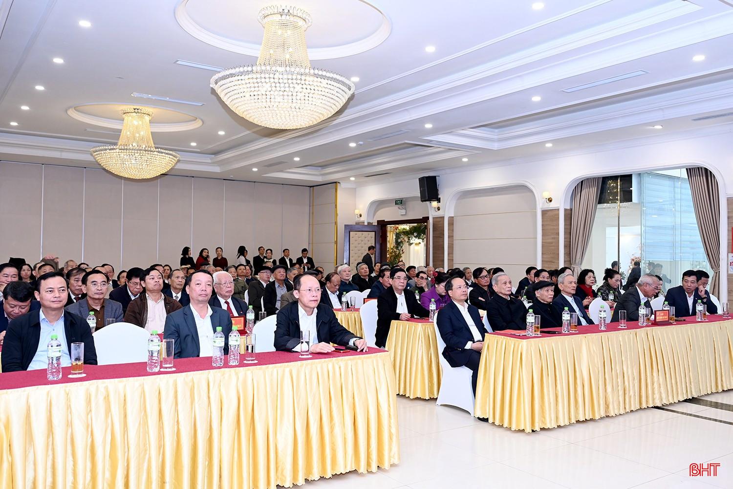 Đại biểu dự buổi gặp mặt.