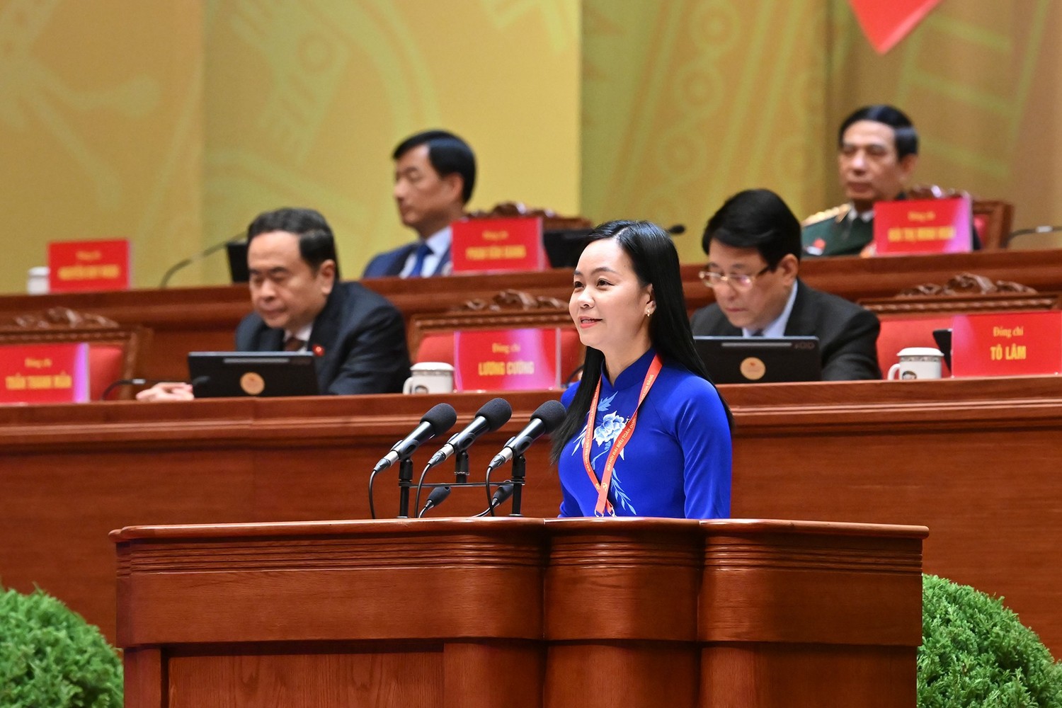 Đồng ch&iacute; Nguyễn Thị Th&uacute;y Lam, B&iacute; thư Đảng ủy, Chủ tịch Hội đồng nh&acirc;n d&acirc;n x&atilde; T&acirc;n Kh&aacute;nh Trung (tỉnh Đồng Th&aacute;p) ph&aacute;t biểu tham luận với chủ đề: &ldquo;X&acirc;y dựng địa phương hạnh ph&uacute;c, g&oacute;p phần hiện thực h&oacute;a kh&aacute;t vọng x&acirc;y dựng đất nước phồn vinh, thịnh vượng&rdquo;.