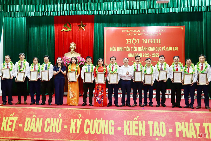 Giai đoạn 2021-2025, toàn tỉnh có gần 5.000 điển hình tiên tiến được vinh danh tại hội nghị cấp cơ sở. Giai đoạn 2021-2025, toàn tỉnh có gần 5.000 điển hình tiên tiến được vinh danh tại hội nghị cấp cơ sở.